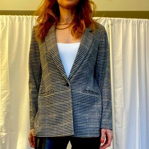 Trendy plaid blazer